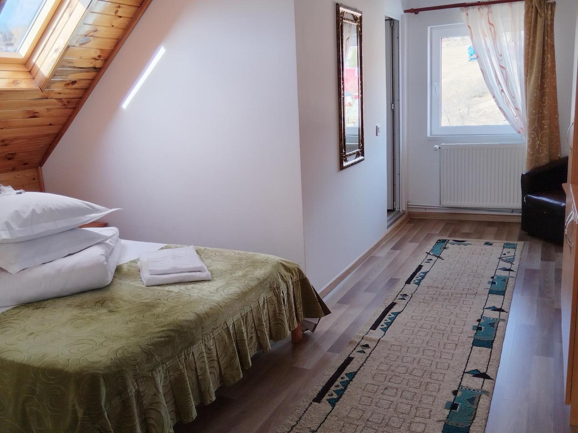 Garofita Pietrei Craiului Otel Peştera Dış mekan fotoğraf
